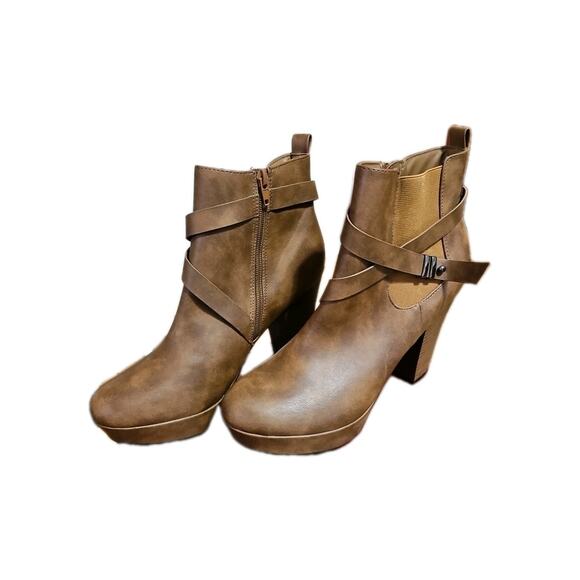 Dominique Nicole Size 9.5 Medium Brown Ankle Boots Saundra Style Stacked Heels - Picture 3 of 11